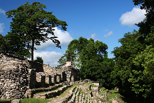 North facade (buildings 43 and 44) of Pequeña Acrópolis, Yaxchilán